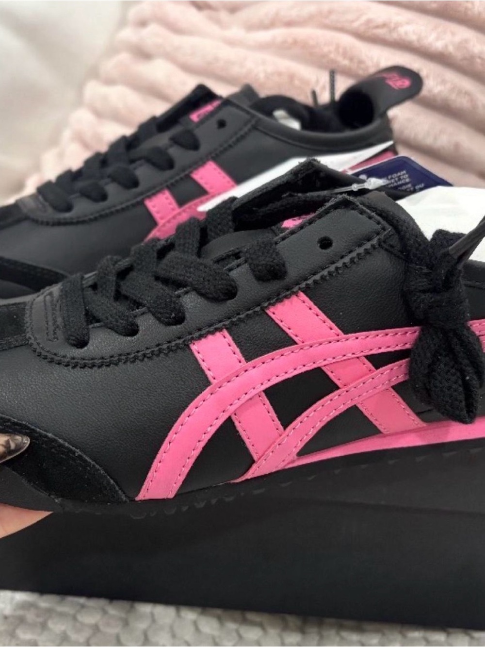 Onitsuka Tiger Mexico 66 Black Dragonfruit